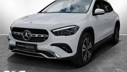 Gebraucht Mercedes GLA180 Progressive 136 PS (100 kW) 2024 Unilack polarweiß SUV