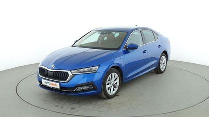 Używany Skoda Octavia Style 204 KM (150 kW) 2022 Niebieski Sedan/Limuzyna