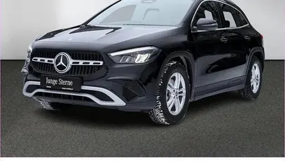 Gebraucht Mercedes GLA200 163 PS (119 kW) 2024 Unilack nachtschwarz SUV