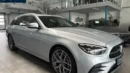 Gebraucht Mercedes E220 AMG 194 PS (142 kW) 2022 Silber Kombi