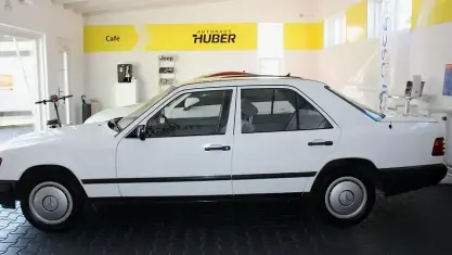 Gebraucht Mercedes 200 105 PS (77 kW) 1986 Weiß Limousine