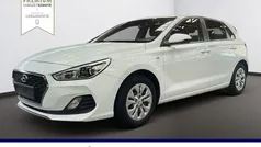 Weiß Gebraucht 2019 Hyundai i30 Pure Limousine | 12.795 € (Fairer Preis)