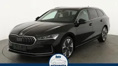Onyx schwarz metallic Gebraucht 2024 Skoda Superb Selection Kombi | 40.995 € (Fairer Preis)