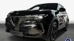Rot Gebraucht 2024 Alfa Romeo Junior Edizione Speciale SUV | 39.980 € (Fairer Preis)