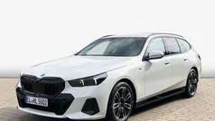 Weiß (alpinweiß uni) Gebraucht 2024 BMW 520 M Sport Kombi | 56.250 € (Guter Preis)