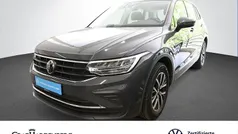 Grau Gebraucht 2023 VW Tiguan Life SUV | 31.890 € (Fairer Preis)