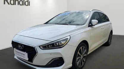 Gebraucht Hyundai i30 Premium 136 PS (100 kW) 2020 Sol (weiss Kombi