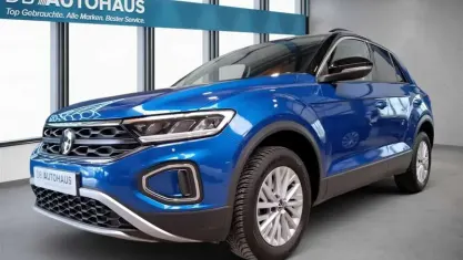 Gebraucht VW T-Roc Life 150 PS (110 kW) 2023 Blau SUV
