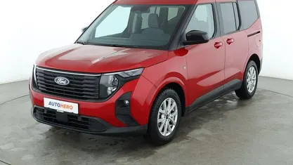 Gebraucht Ford Tourneo Courier Titanium 125 PS (91 kW) 2025 Rot Van / Kleinbus