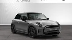 Moonwalk grey metallic Gebraucht 2021 Mini Cooper Classic Kleinwagen | 19.999 € (Guter Preis)