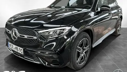 Gebraucht Mercedes GLC200 AMG 163 PS (119 kW) 2026 Metalliclack obsidianschwarz met SUV