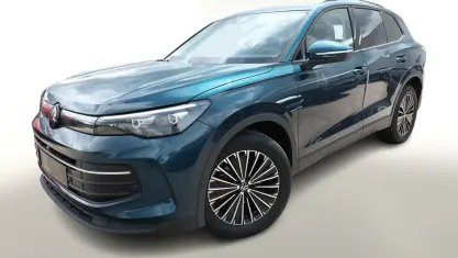 Neu VW Tiguan IQ Drive 150 PS (110 kW) 2026 Nightshade blue metallic nightshade blue metallic SUV