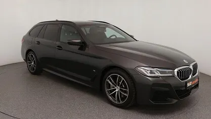 Gebraucht BMW 530 M Sport 245 PS (180 kW) 2023 Grau Kombi