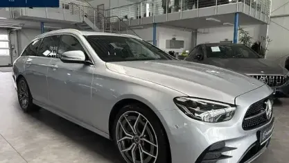Gebraucht Mercedes E220 AMG 194 PS (142 kW) 2022 Silber Kombi