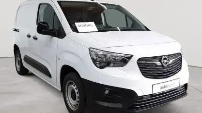 Używany Opel Combo 102 KM (75 kW) 2024 Biały Minivan