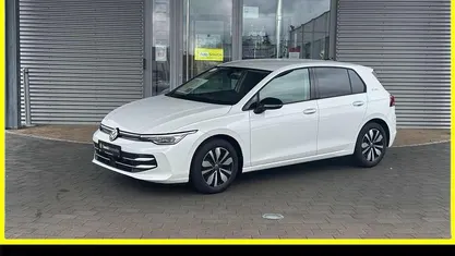 Weiß Gebraucht 2024 VW Golf VIII Goal Limousine | 29.190 € (Guter Preis)
