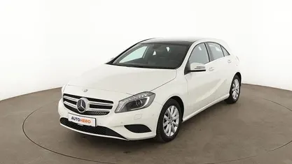 Gebraucht Mercedes A180 Style 122 PS (89 kW) 2015 Weiß Limousine