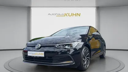 Deep black perleffekt Gebraucht 2020 VW Golf VIII Style Limousine | 19.590 € (Fairer Preis)