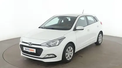 Gebraucht Hyundai i20 Trend 101 PS (74 kW) 2017 Weiß Limousine