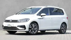 Pure white Gebraucht 2020 VW Touran R-line Van / Kleinbus | 26.890 € (Superpreis)