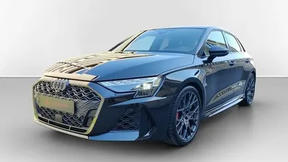 Mythosschwarz metallic Neu 2025 Audi RS3 Sportback Sport Kleinwagen | 71.490 € (Fairer Preis)