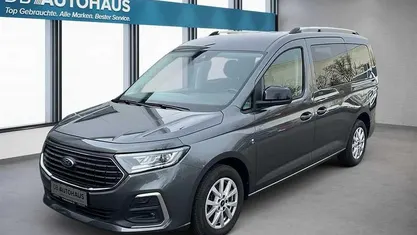 Gebraucht Ford Grand Tourneo Connect Titanium 122 PS (89 kW) 2024 Grau Van / Kleinbus