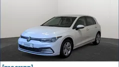 Weiss Gebraucht 2024 VW Golf VIII Life Limousine | 25.555 € (Fairer Preis)