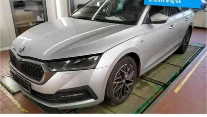 Brillantsilber metallic Gebraucht 2022 Skoda Octavia Clever Kombi | 20.480 € (Fairer Preis)