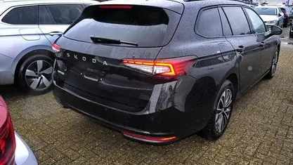 Gebraucht Skoda Superb Selection 150 PS (110 kW) 2025 Kombi