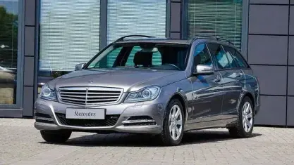 Używany Mercedes C220 Avantgarde 170 KM (125 kW) 2013 Srebrny Sedan/Limuzyna