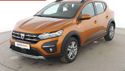 Używany Dacia Sandero Comfort 91 KM (66 kW) 2021 Pomarańczowy Hatchback