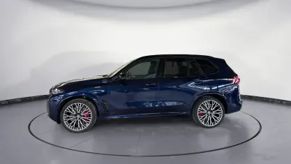 Gebraucht BMW X5 M Sport 530 PS (389 kW) 2024 Blau SUV