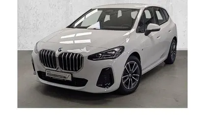 Gebraucht BMW 220 Active Tourer M Sport 163 PS (119 kW) 2025 Weiß Van / Kleinbus