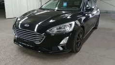 Iridiumschwarz Gebraucht 2018 Ford Focus Limousine | 17.340 €