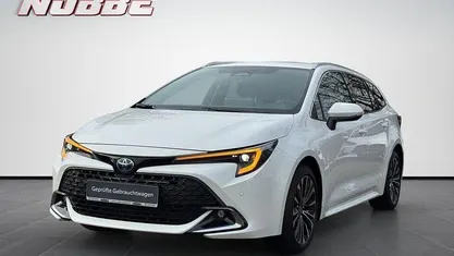 Neu Toyota Corolla Team 140 PS (102 kW) 2025 Schneeweiß Kombi
