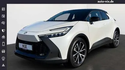 Platinum weiß perleffekt / dach schwarz Gebraucht 2024 Toyota C-HR SUV | 34.500 € (Fairer Preis)