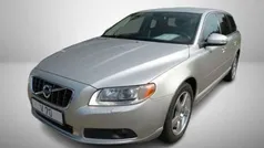 Silber metallic Gebraucht 2011 Volvo V70 Kombi | 12.000 €