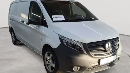 Gebraucht Mercedes Vito 163 PS (119 kW) 2022 Arktisweiß Van