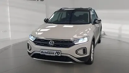 Gebraucht VW T-Roc Life 110 PS (80 kW) 2023 Ascotgrau SUV