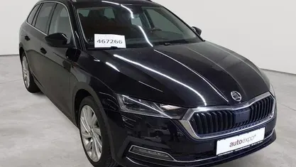 Gebraucht Skoda Octavia Style 150 PS (110 kW) 2022 Blackmagic perleffekt Kombi