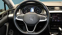 Weiß Gebraucht 2023 VW Passat Kombi | 28.799 € (Fairer Preis)