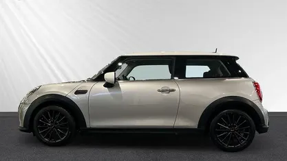 Silber Gebraucht 2022 Mini Cooper Essential Kleinwagen | 19.498 € (Guter Preis)