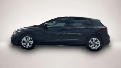 Gebraucht VW Golf VIII Life 131 PS (96 kW) 2023 Schwarz Limousine