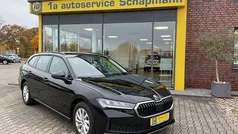 Schwarz Gebraucht 2024 Skoda Superb Kombi | 33.490 € (Fairer Preis)