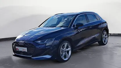 Gebraucht Audi A3 Advanced 116 PS (85 kW) 2025 Navarrablau metallic Kombi
