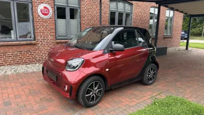 Gebraucht Smart ForTwo Coupé Passion 60 kW (82 PS) 2021 Rot (tridion sicherheitszelle in black / bodypanels in ) Kleinwagen