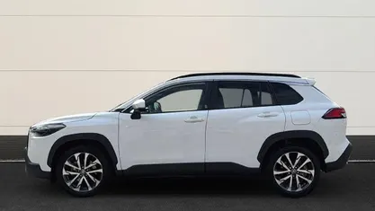 Begagnad Toyota Corolla Cross Team 197 HK (144 kW) 2023 Vit SUV