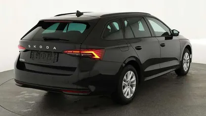 Gebraucht 2025 Skoda Octavia Selection Kombi | 34.184 € (Guter Preis)