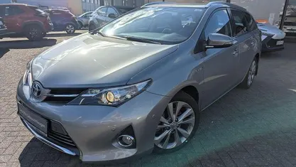 Gebraucht Toyota Auris Hybrid Executive 136 PS (100 kW) 2015 Kombi