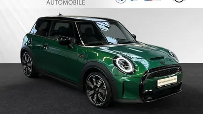 British racing green metallic Gebraucht 2024 Mini Cooper S Kleinwagen | 26.800 € (Fairer Preis)